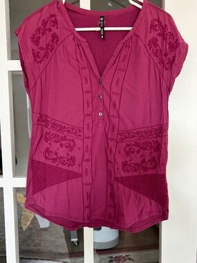 KÜHL women’s embroidered split-neck (henley style) top